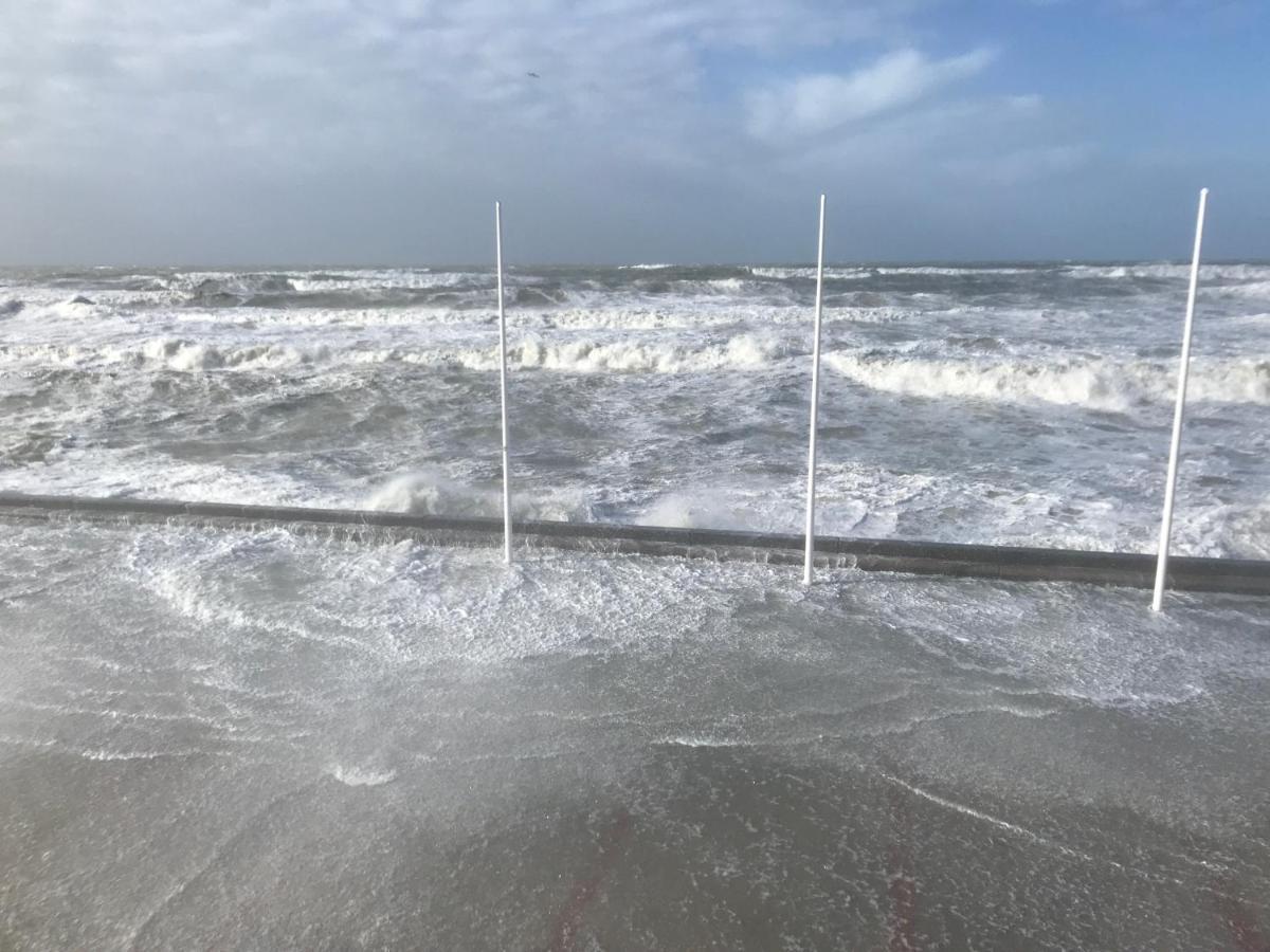 Villa Tremail - La Plage Au Pied De Votre Chambre Wimereux Bagian luar foto
